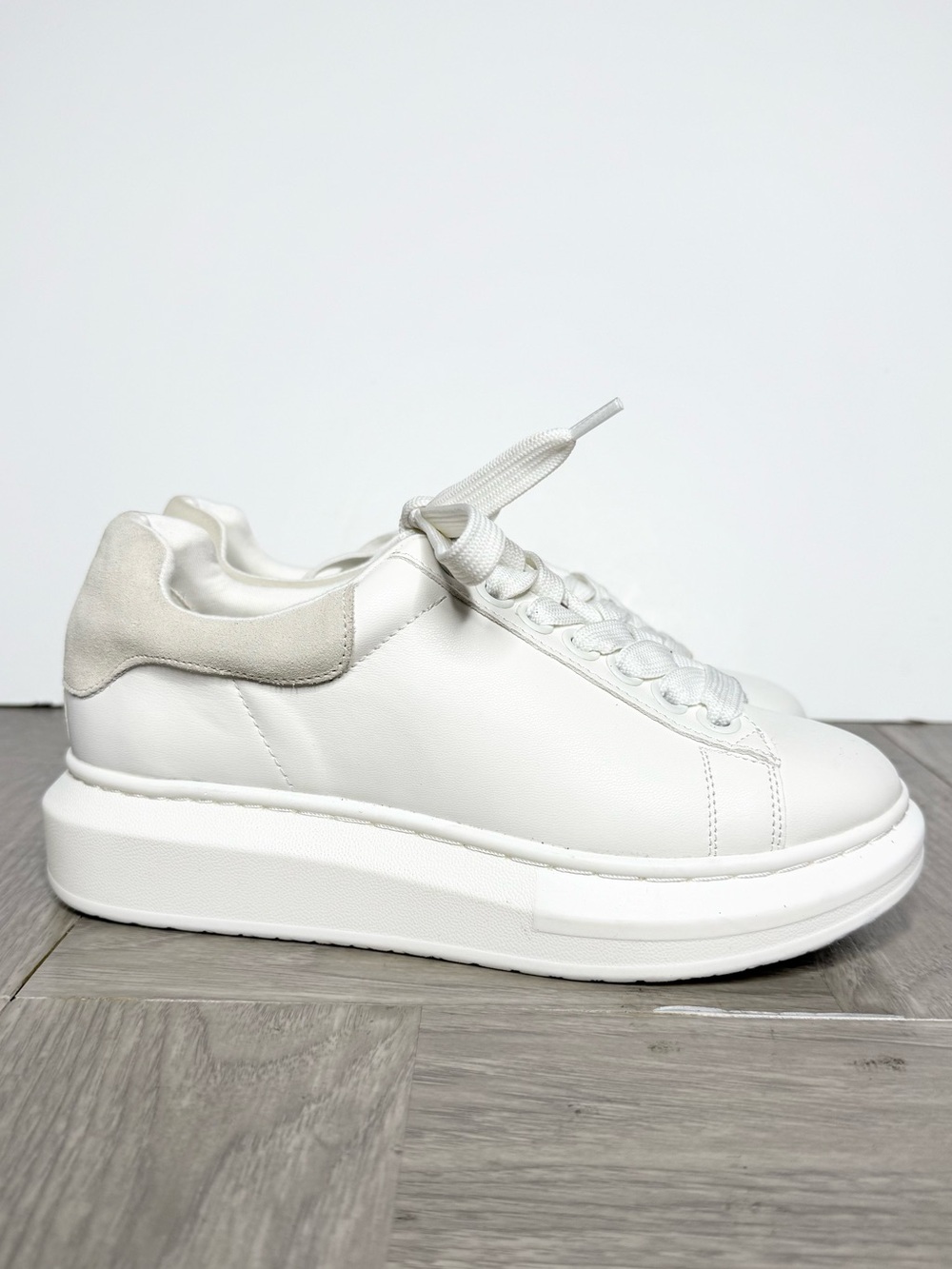 Steve Madden Glacer White Lace Up Platform Sneaker 6 1/2 M